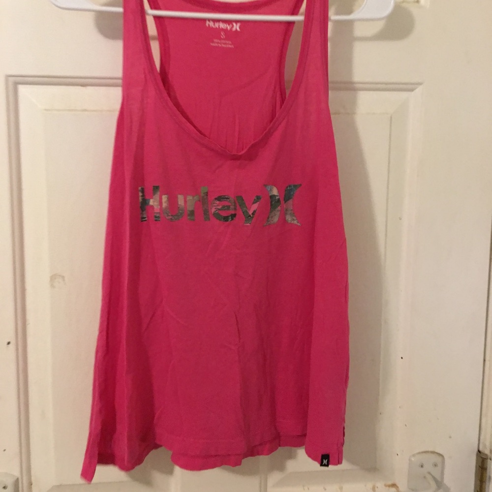 pink tank top